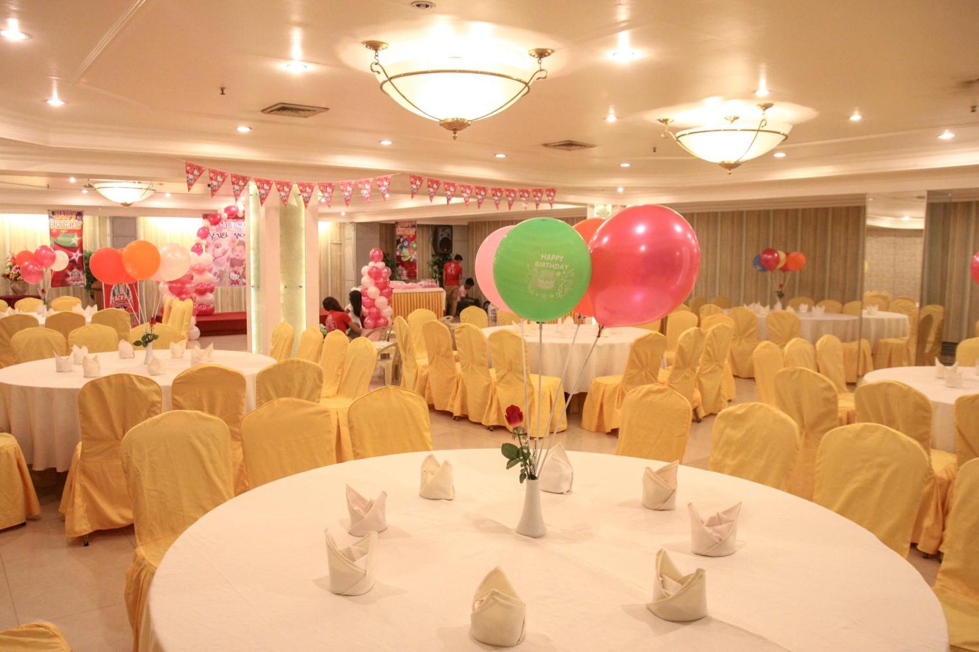 De Luxe Hotel Cagayan de Oro Bagian luar foto