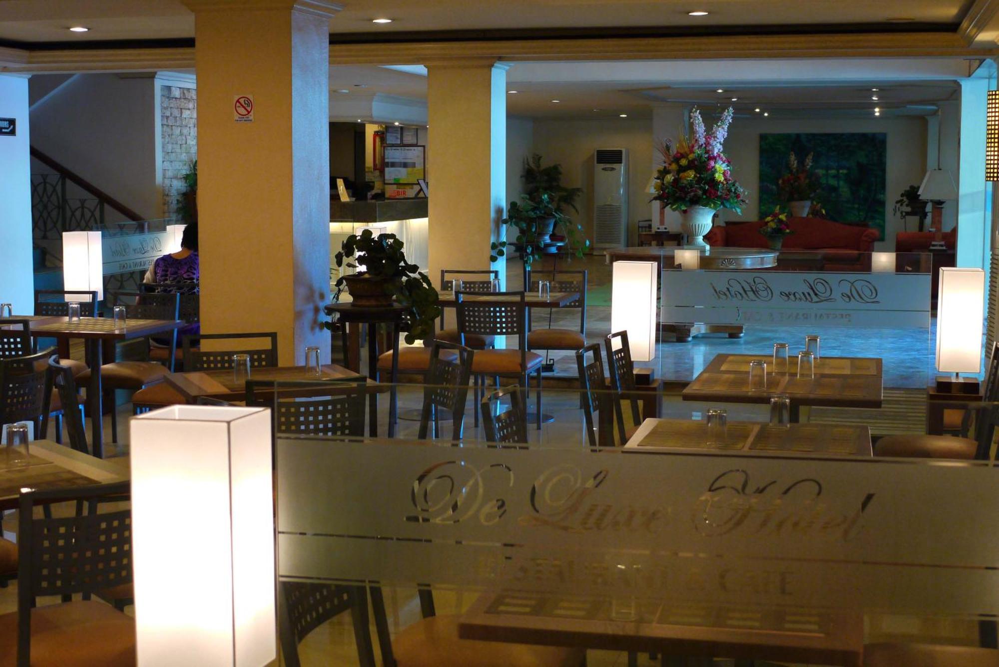 De Luxe Hotel Cagayan de Oro Bagian luar foto