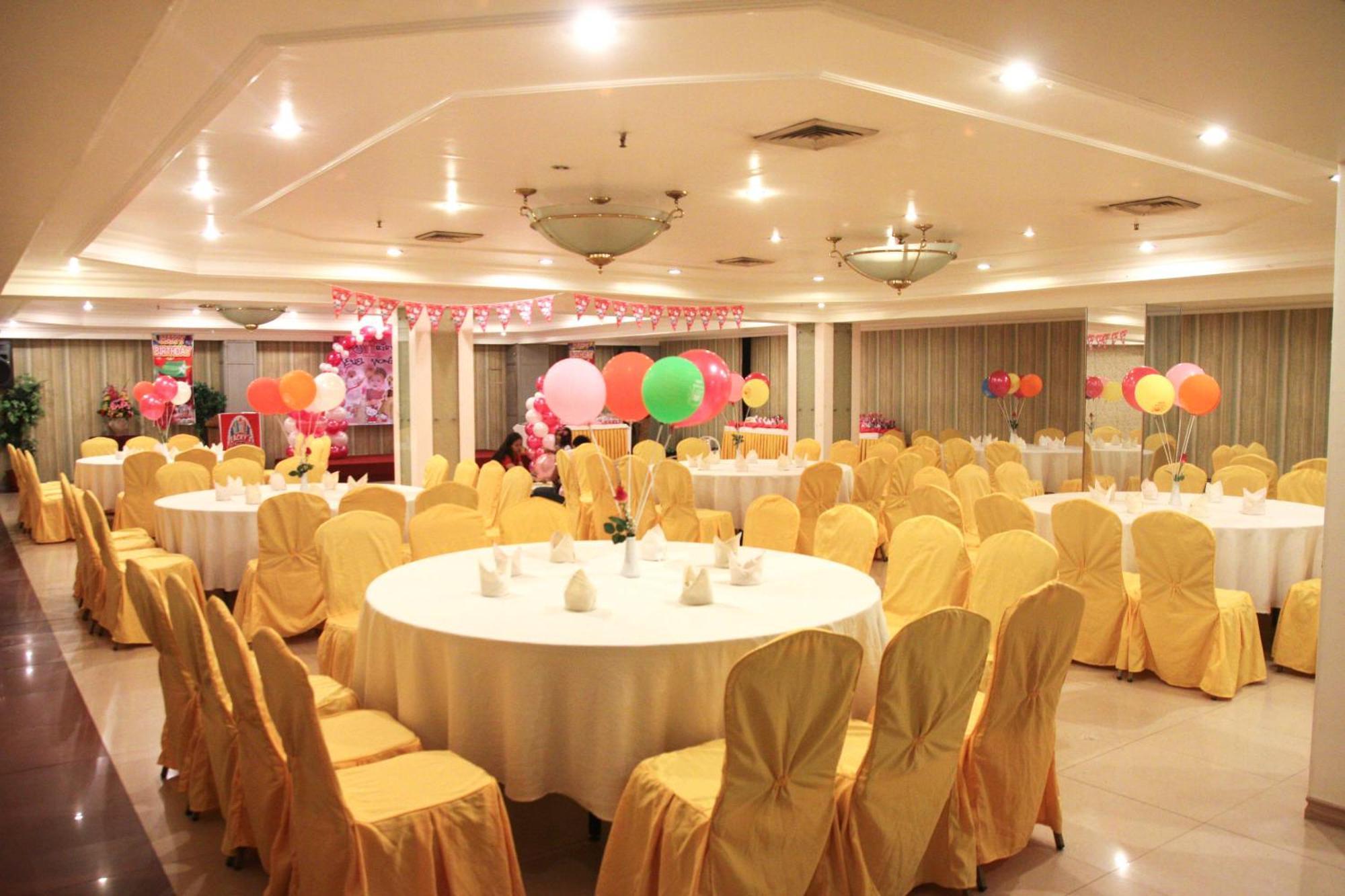De Luxe Hotel Cagayan de Oro Bagian luar foto