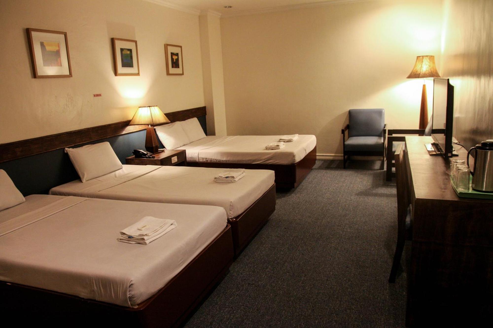 De Luxe Hotel Cagayan de Oro Bagian luar foto