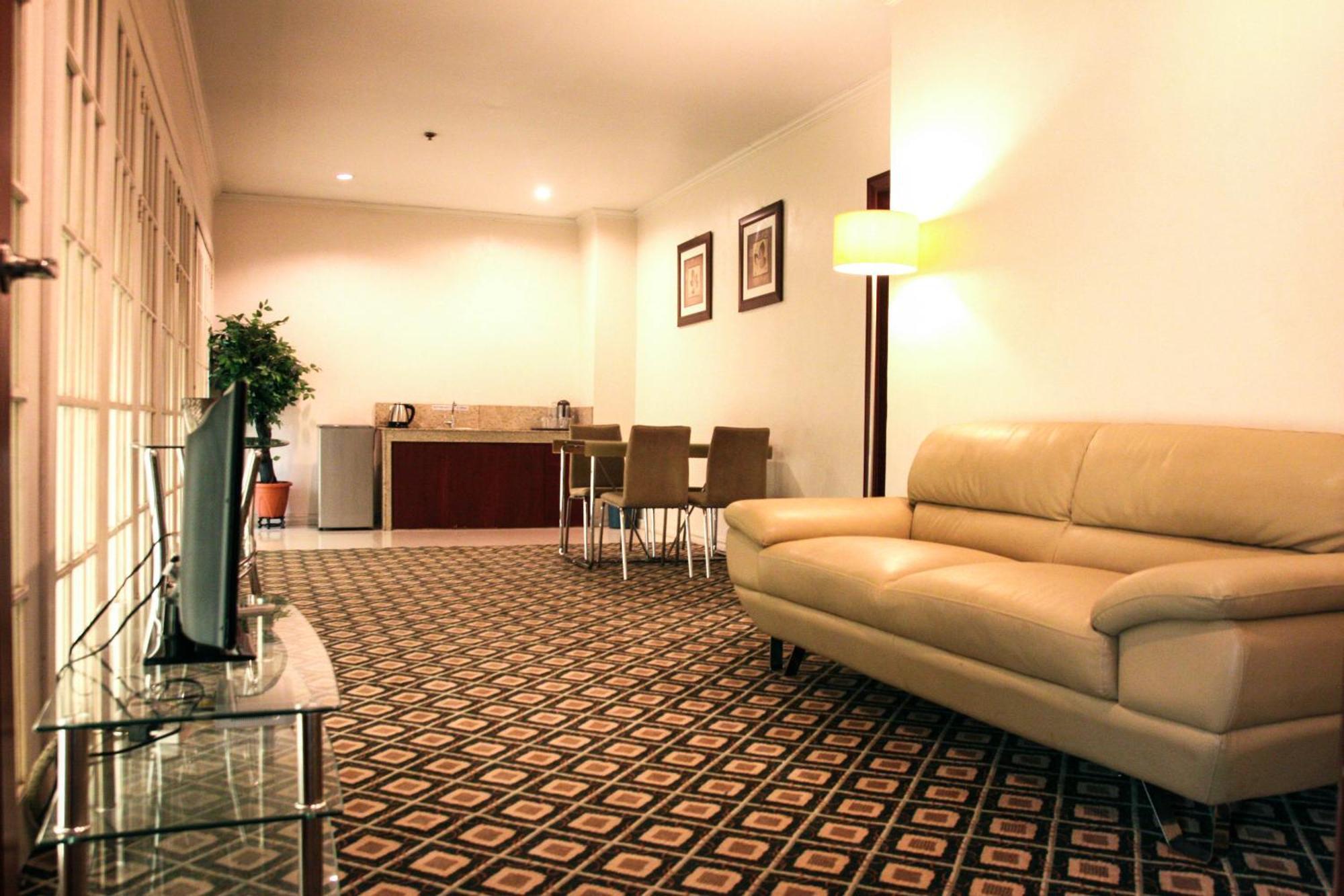 De Luxe Hotel Cagayan de Oro Bagian luar foto