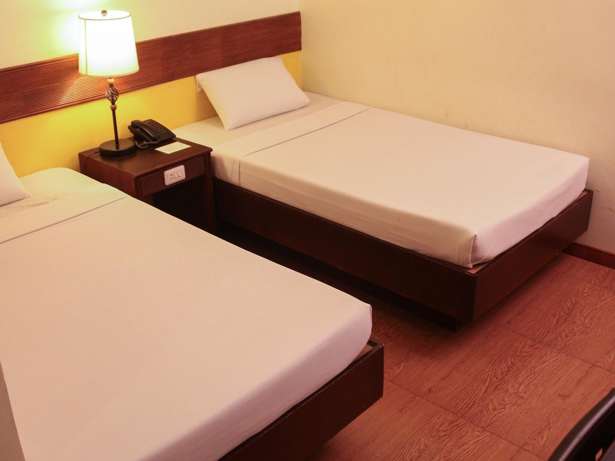 De Luxe Hotel Cagayan de Oro Bagian luar foto