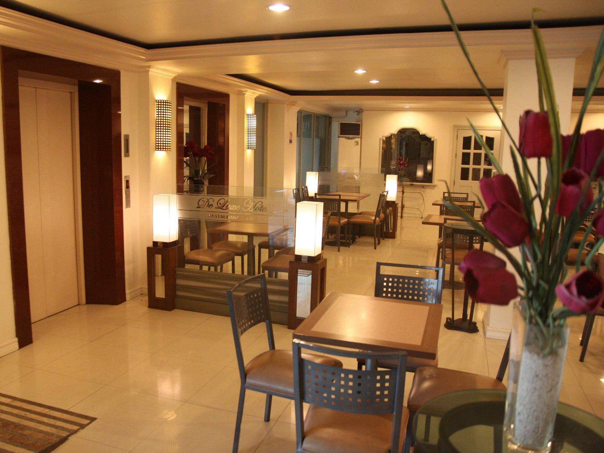 De Luxe Hotel Cagayan de Oro Bagian luar foto