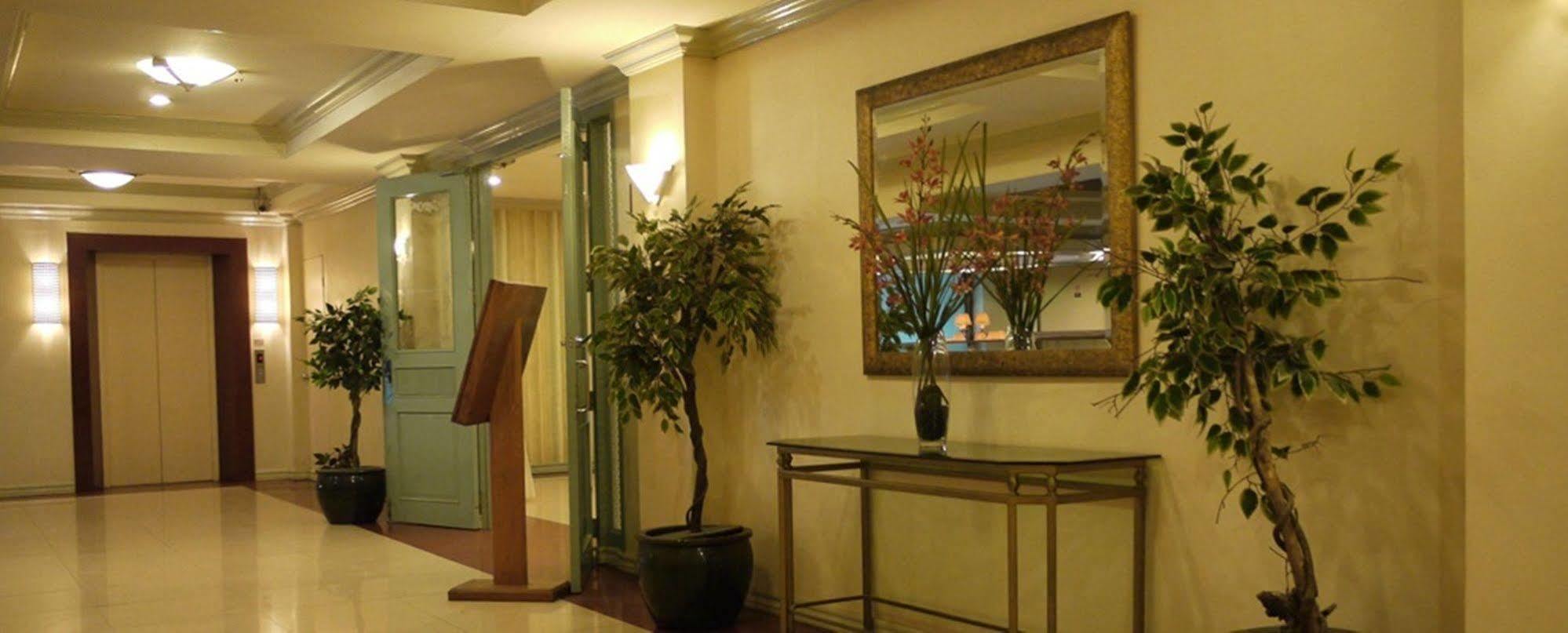 De Luxe Hotel Cagayan de Oro Bagian luar foto