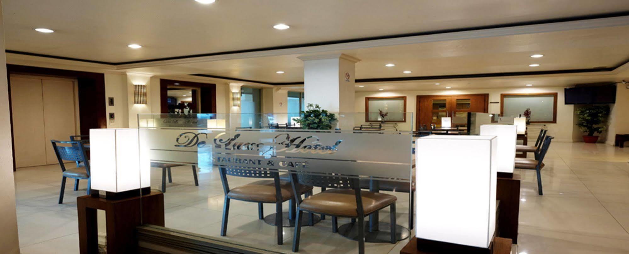 De Luxe Hotel Cagayan de Oro Bagian luar foto