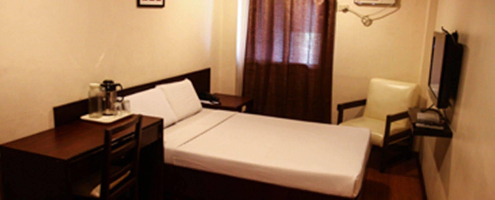 De Luxe Hotel Cagayan de Oro Bagian luar foto