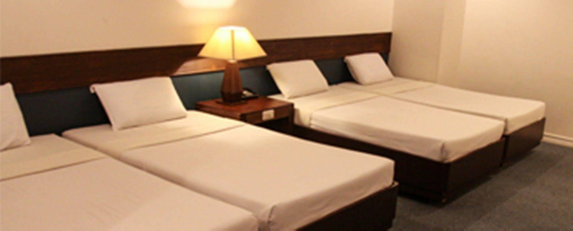 De Luxe Hotel Cagayan de Oro Bagian luar foto