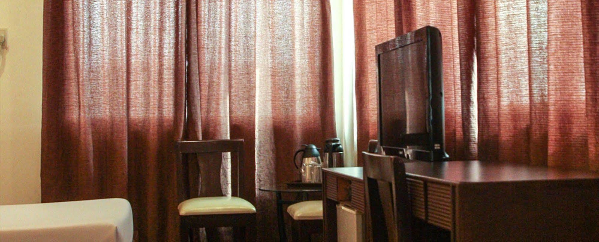 De Luxe Hotel Cagayan de Oro Bagian luar foto